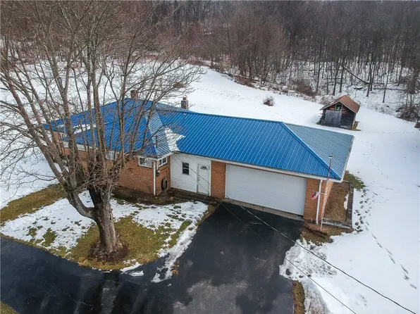 700 Lower Boyd School Rd, Wampum, PA 16157
