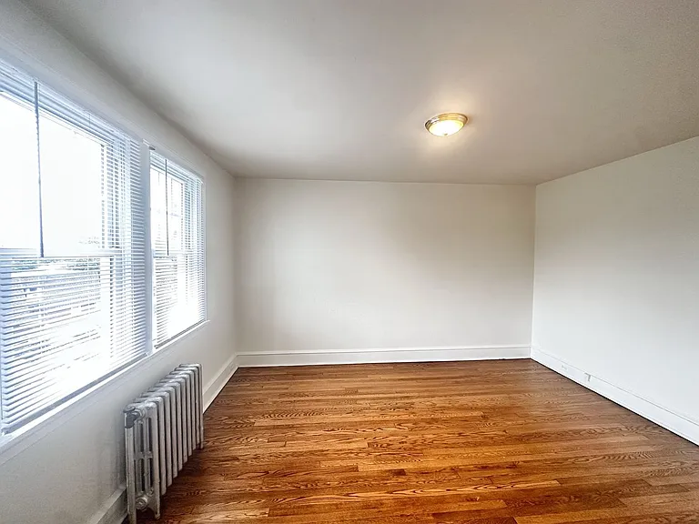 Hazel Apartments — Photo 10