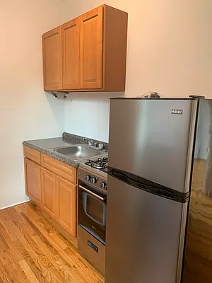 Rented by Esquire Management Corp | media 14