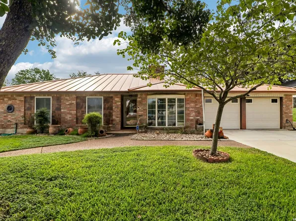 102 Meadowland, Universal City, TX 78148