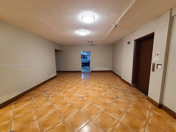 3rd image of 1725 James Ave APT 29