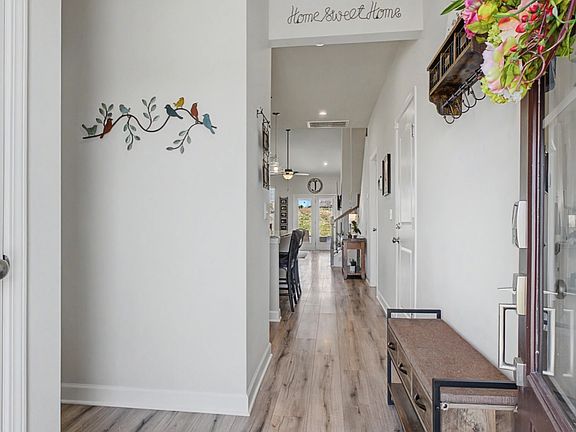 4th image of 306 Nessa St