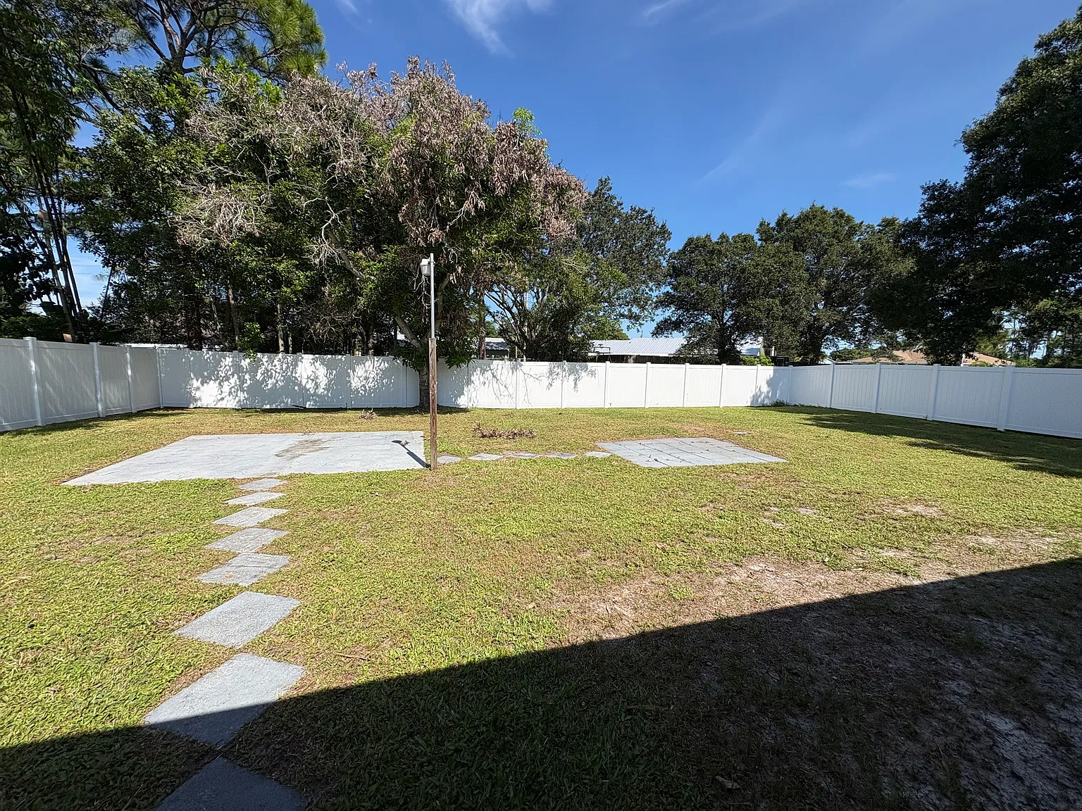 307 SW De Gouvea Ter — Photo 3
