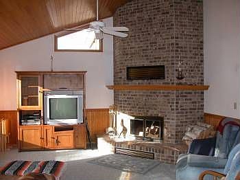 4th image of 3401 Van Dyke St