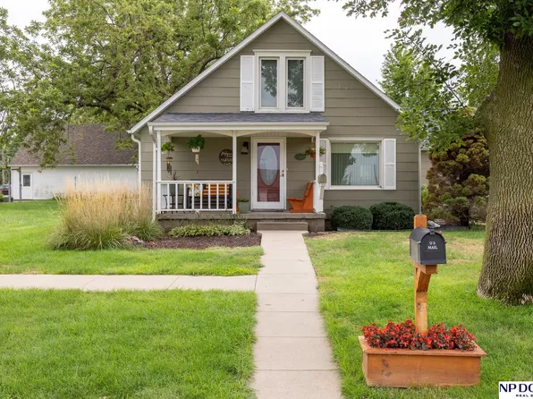 111 4th St, Friend, NE 68359