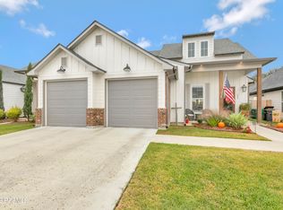 234 Whispering Meadows Rd, Broussard, LA 70518