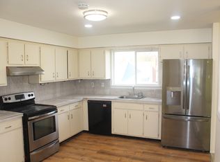 43 Maple Rd, Amityville, NY 11701