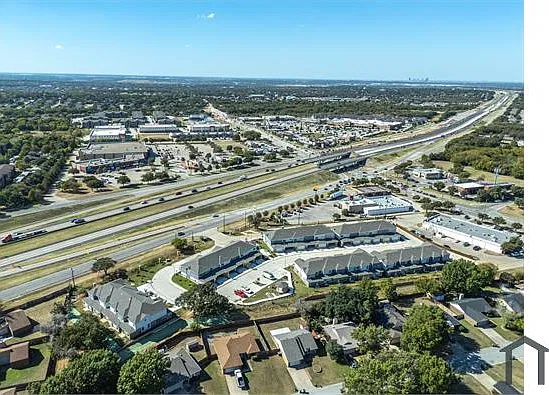 3 bed, 1810 sqft, $2,595 — Photo 4