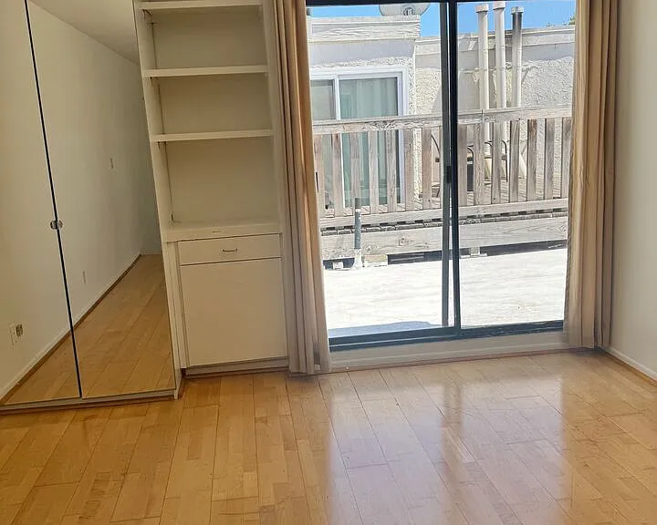1885 Veteran Ave #305 — Photo 13