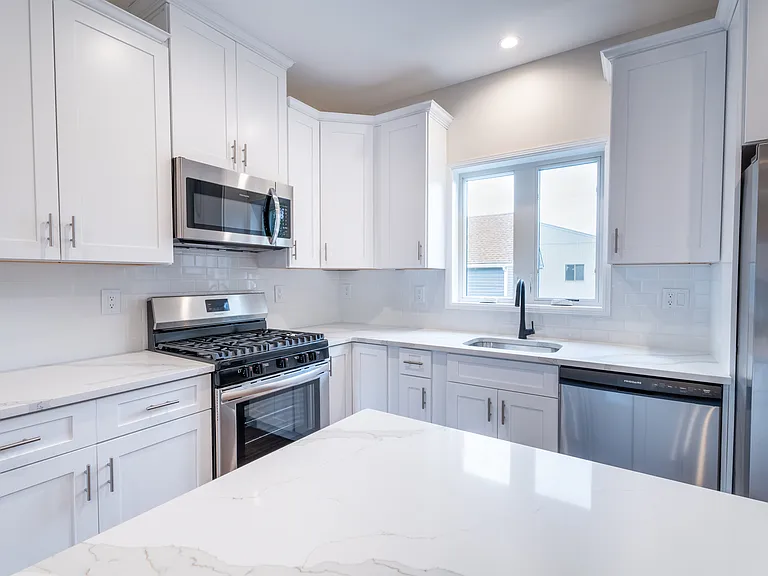 97 Main St #6 — Photo 6