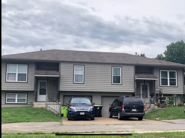 1320 S Jefferson Pkwy, Harrisonville, MO 64701