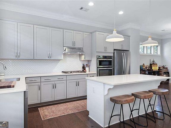 4th image of 3587 Parkside Way