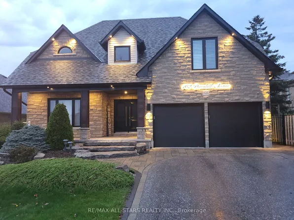 102 Dawnhill Ave, Oshawa, ON L1J 8G4