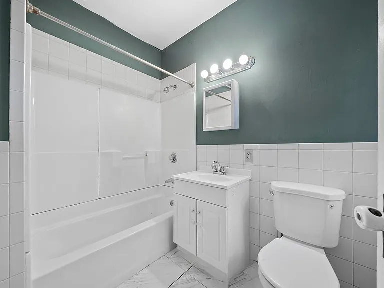 526 Talbot Ave #2 — Photo 8