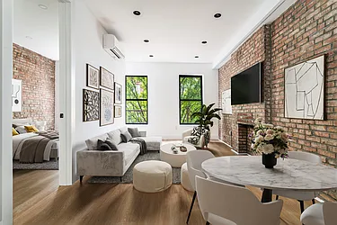 319 Vanbrunt Street, #3