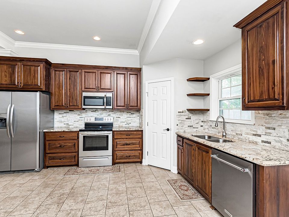 1st image of 760 Avenue B