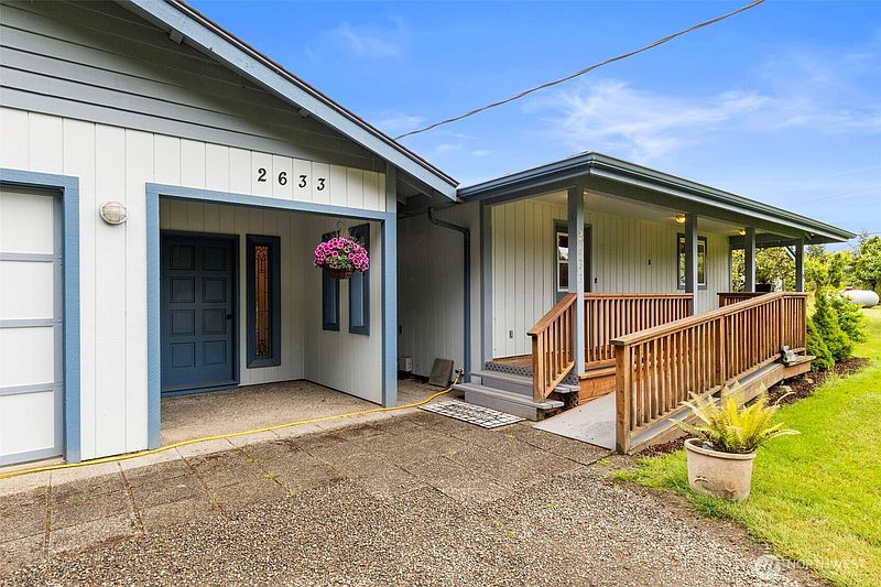 4th image of 2633 Ivy Street