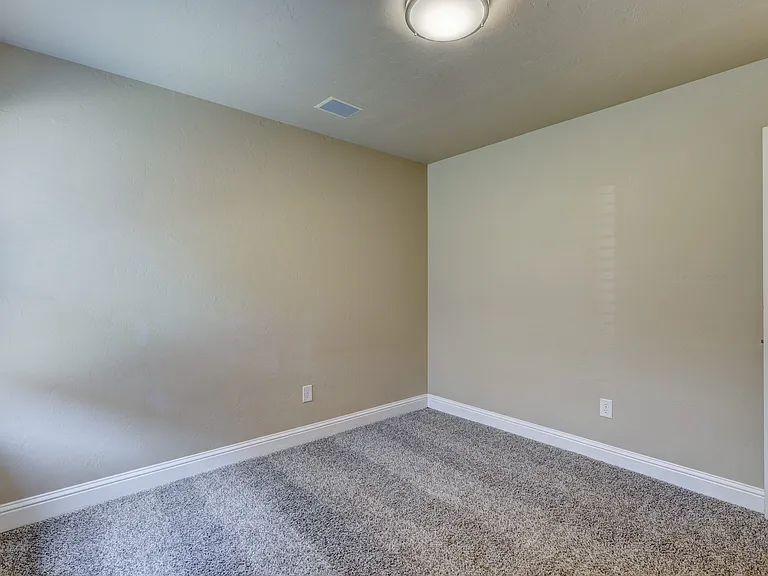 2104 Del Simmons Dr — Photo 33