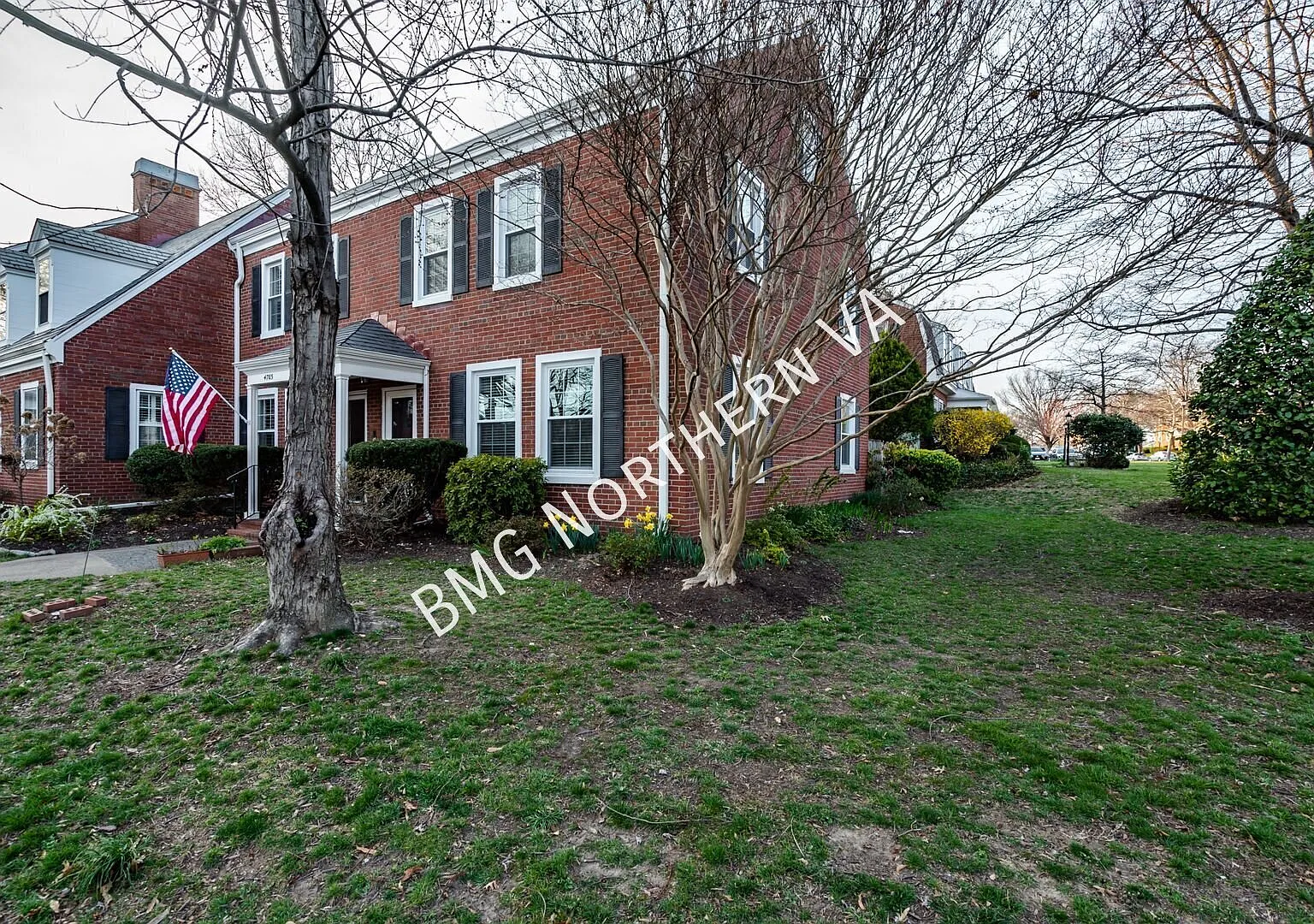 Superb 3 Bedroom 2 Bathroom Corner Lot Brick Townhome In Much Desired Fairlington Village — Photo 3