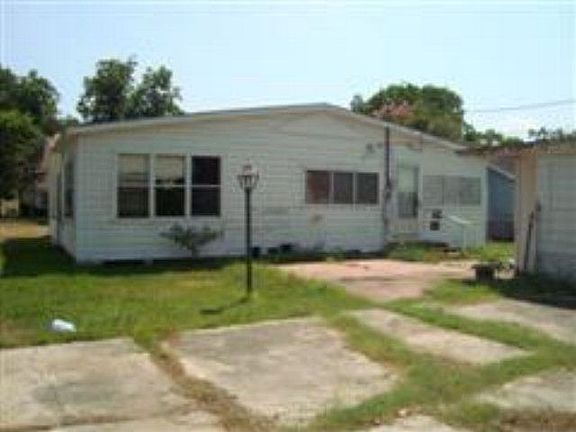 2nd image of 1926 N Avenue G