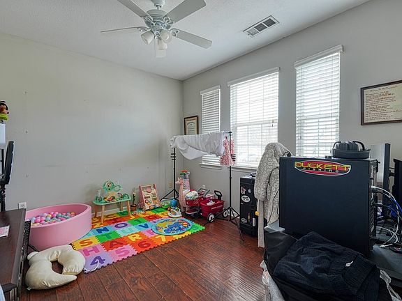 4th image of 434 Melbourne Ln