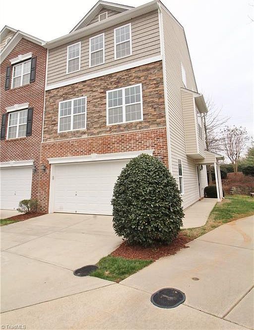 1st image of 44 Ackland Dr