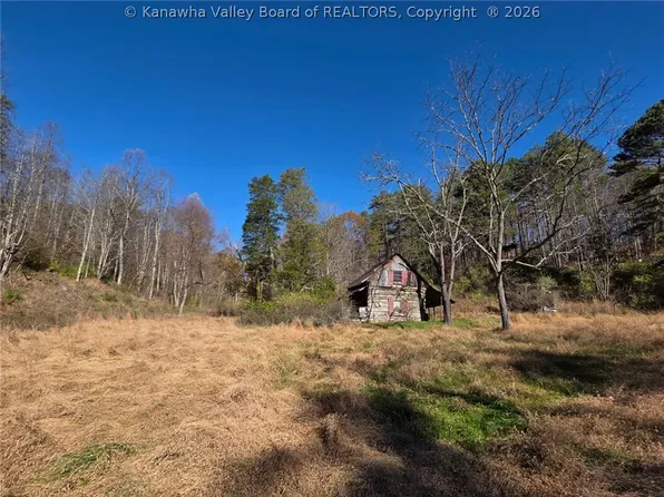 1544 Wilson Frk, Elizabeth, WV 26143