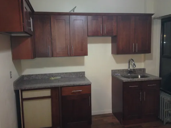 73 Downing St, Brooklyn, NY 11238