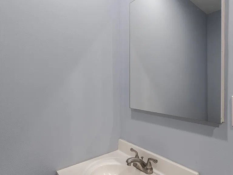 19 Osborn St — Photo 12