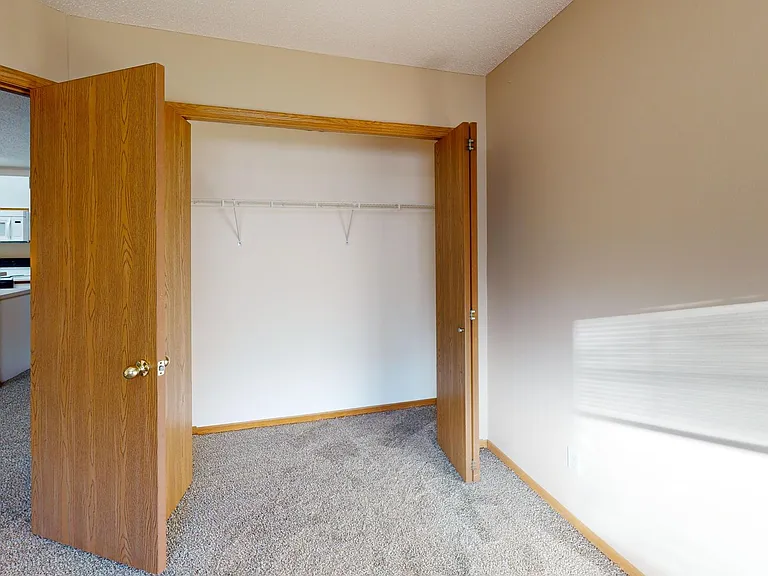 Dakota Park Apartments — Photo 21