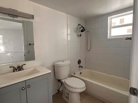 5th image of 1033 Lenox Ave APT 209