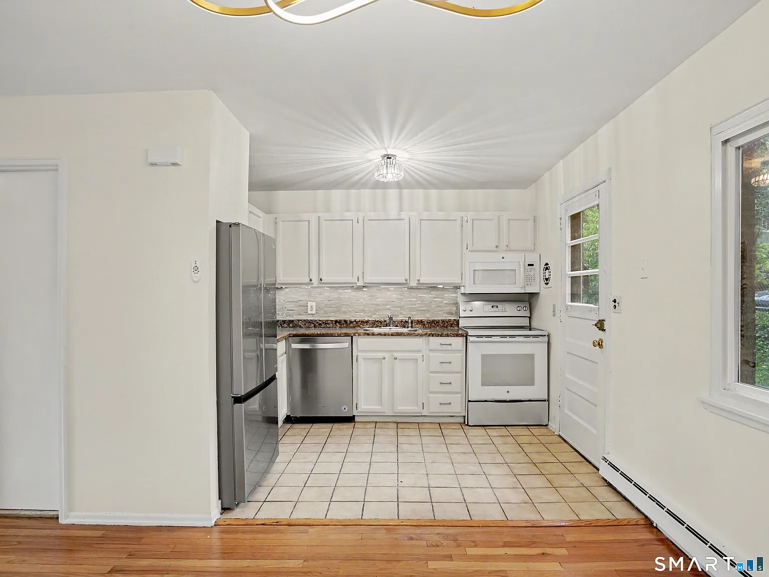 2 bed, 1.5 bath, 1000 sqft, $2,450 — Photo 4
