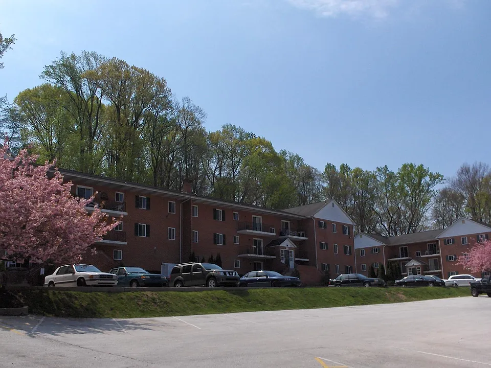 Ridgewood Apartments
