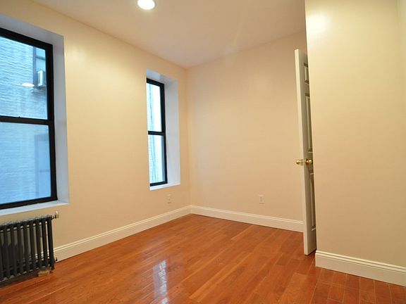 3rd image of 537 W 158th St APT 32