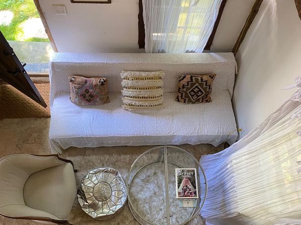 (undisclosed Address)