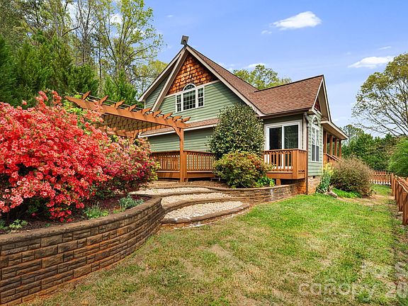 3rd image of 2011 Edgerton Rd