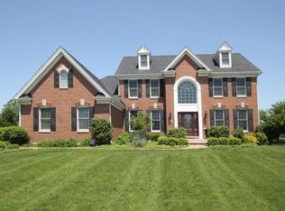 602 N Meadow View Dr, Saint Charles, IL 60175