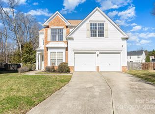 10613 Red Pine Ct, Charlotte, NC 28262