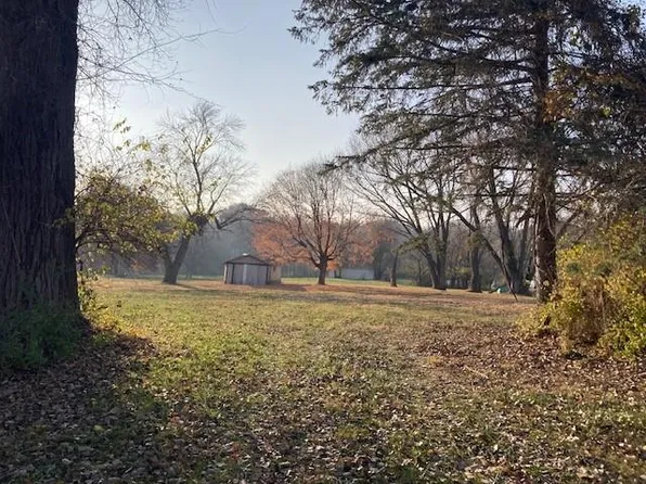 6676 NW Waukomis Dr, Kansas City, MO 64151