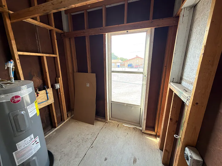 1225 E University Ave — Photo 7