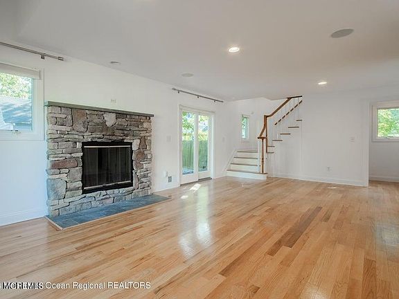 5th image of 8 Ward Ln