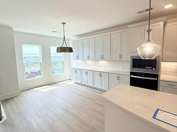 5th image of 505 City Scape Lot 33
