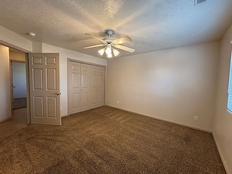 425 E 1050 S — Photo 19
