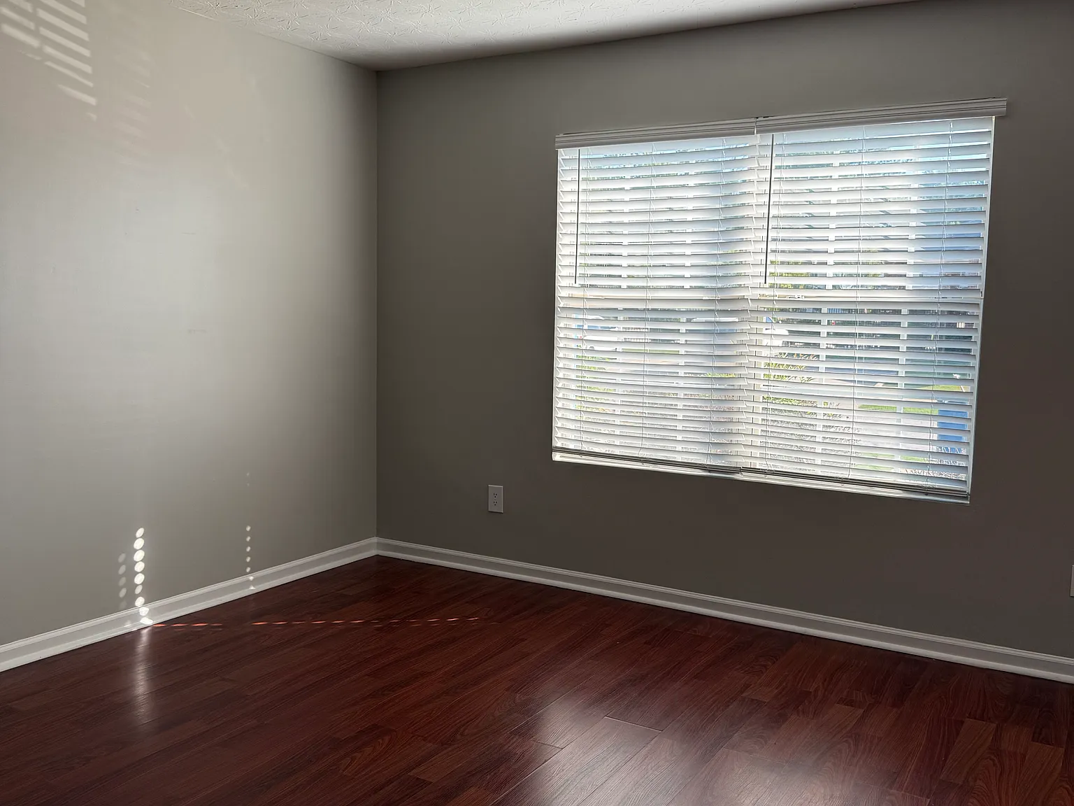 2 bed, 2.5 bath, 1390 sqft, $1,695 — Photo 3