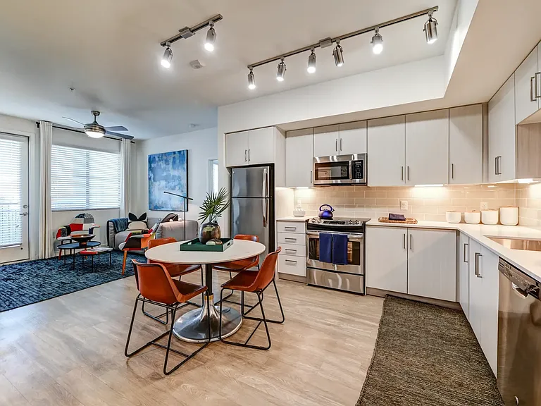 Castile Apartments — Photo 34