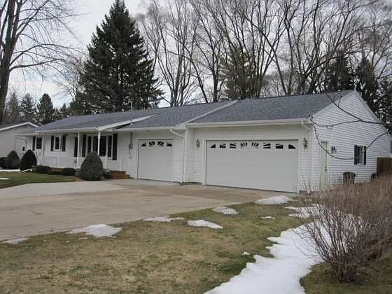 347 W Gloucester Dr photo 1