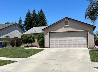1079 Cody Ln, Kingsburg, CA 93631