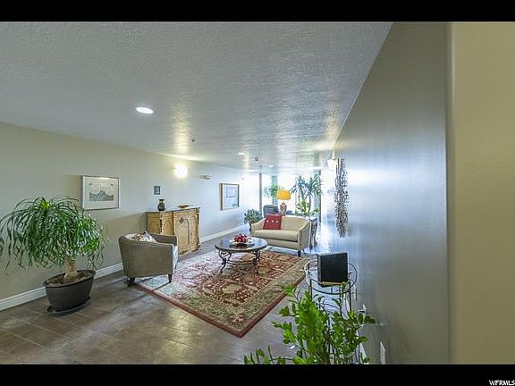3rd image of 3075 E Kennedy Dr APT 314