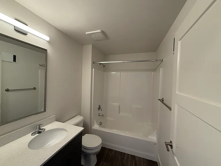 Thirty First Place Apartments — Photo 18