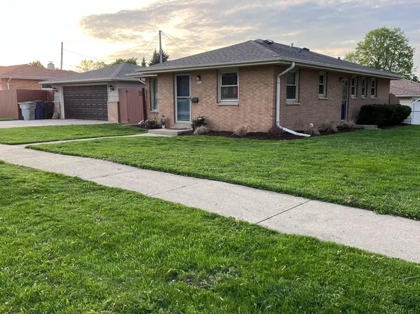 2300 West Vogel AVENUE, Milwaukee, WI 53221